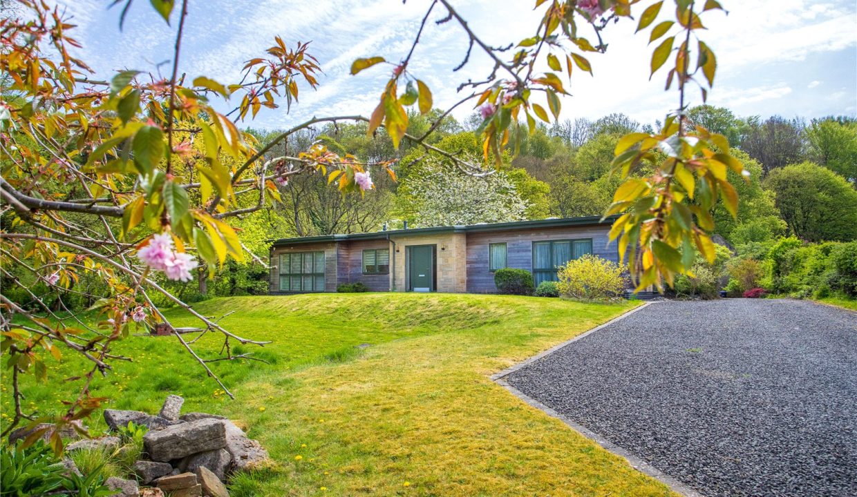  Detached bungalow For Sale