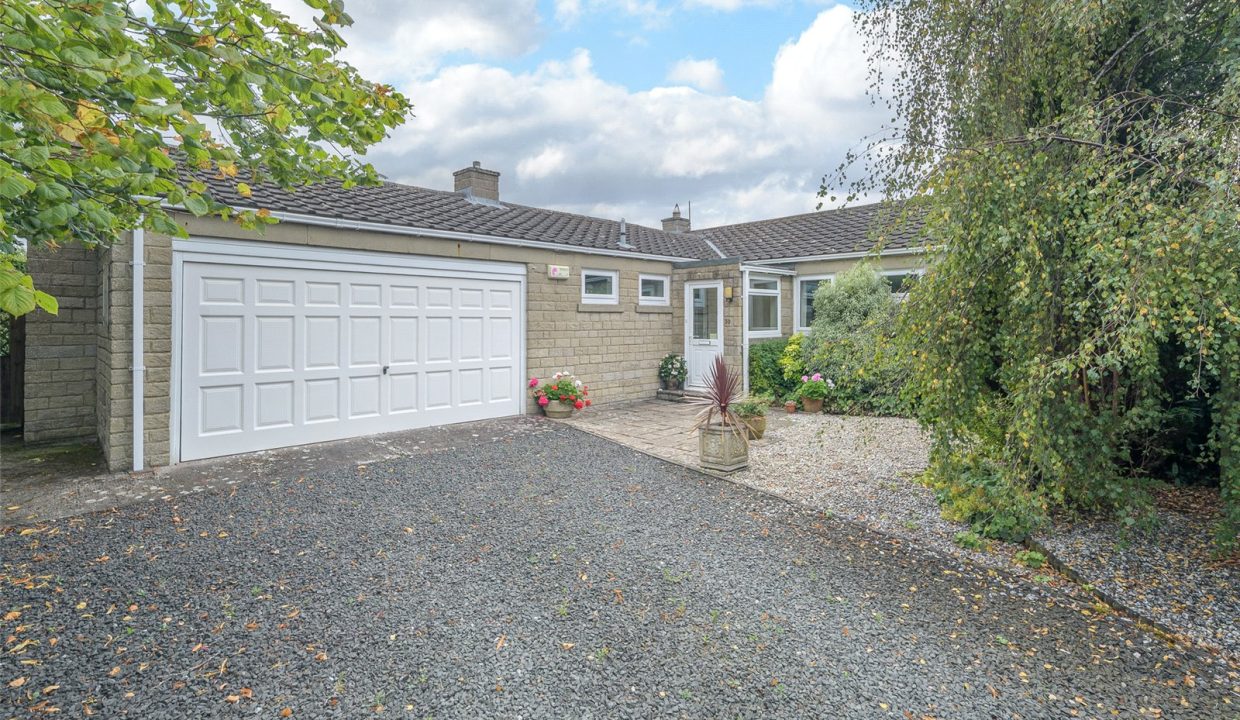  Detached bungalow For Sale