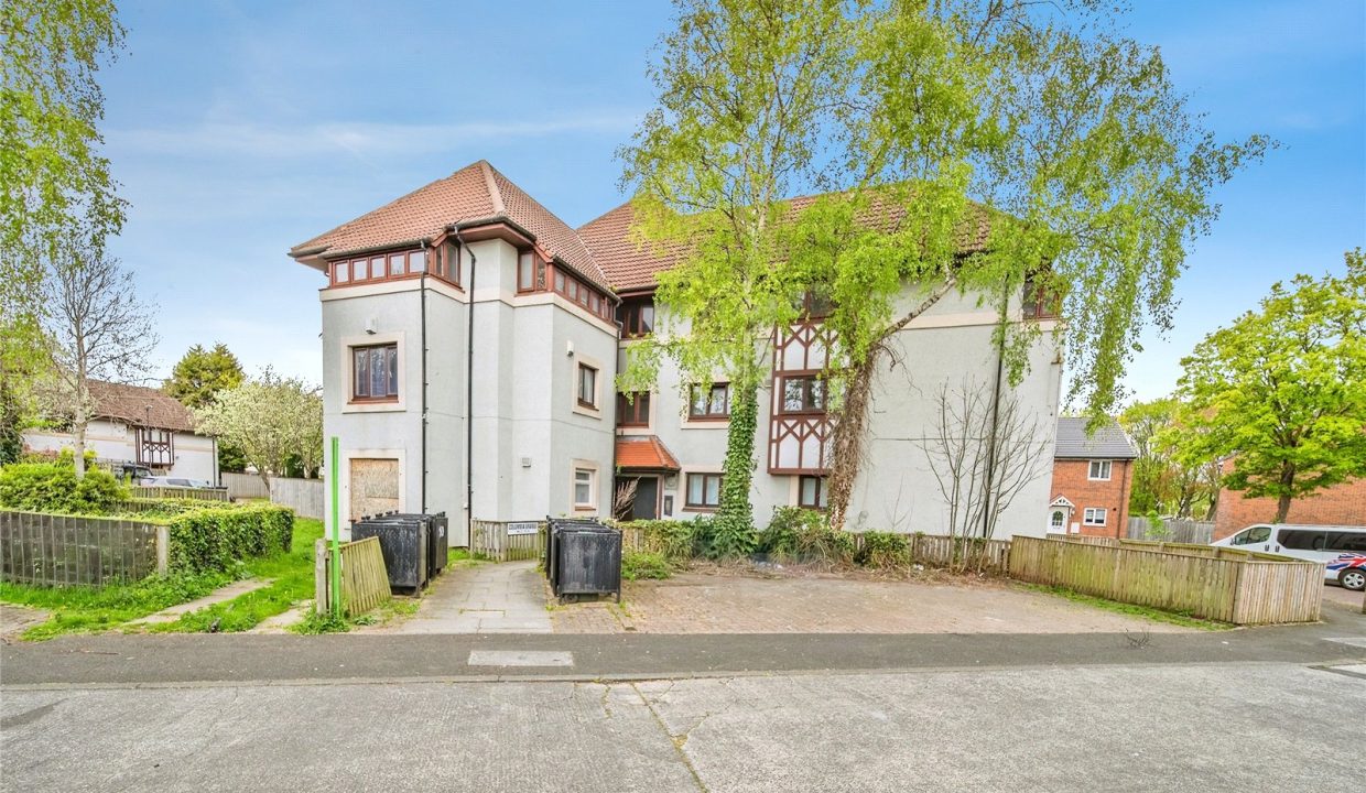 2 bedroom Apartment For Sale