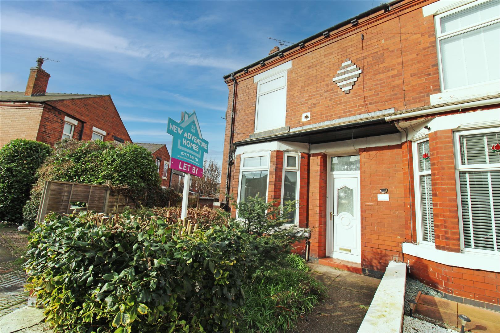 3 bedroom End of terrace house Let