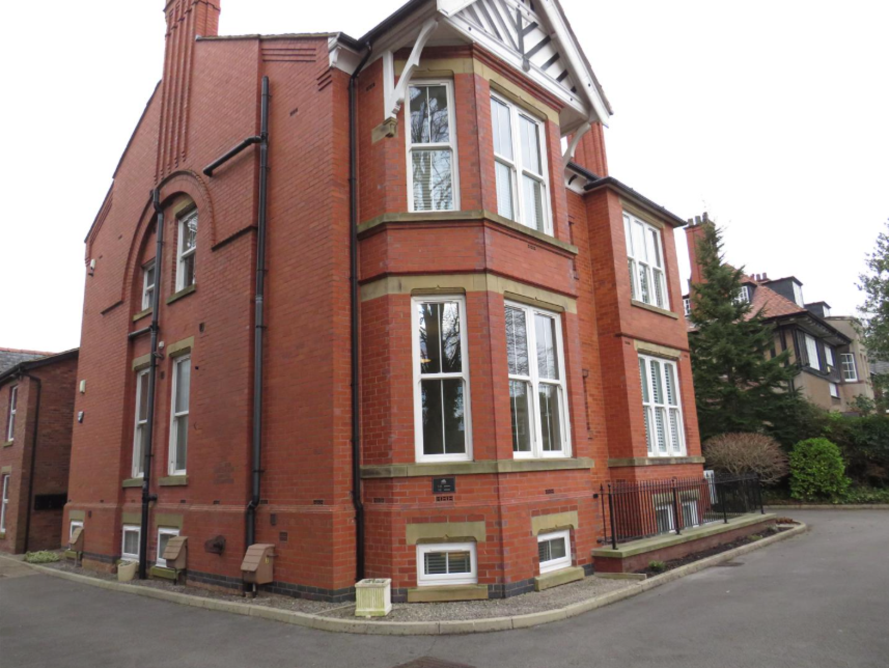 2 bedroom Apartment To Let