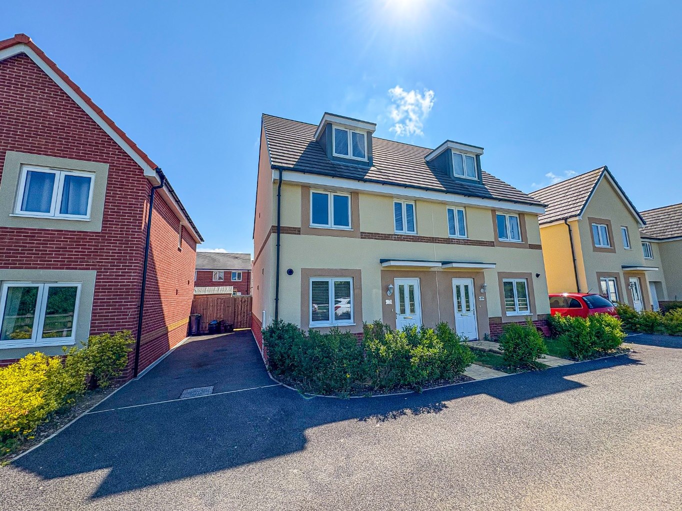 3 bedroom Town house To Let