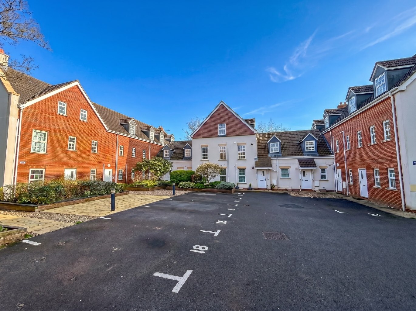 2 bedroom Apartment For Sale