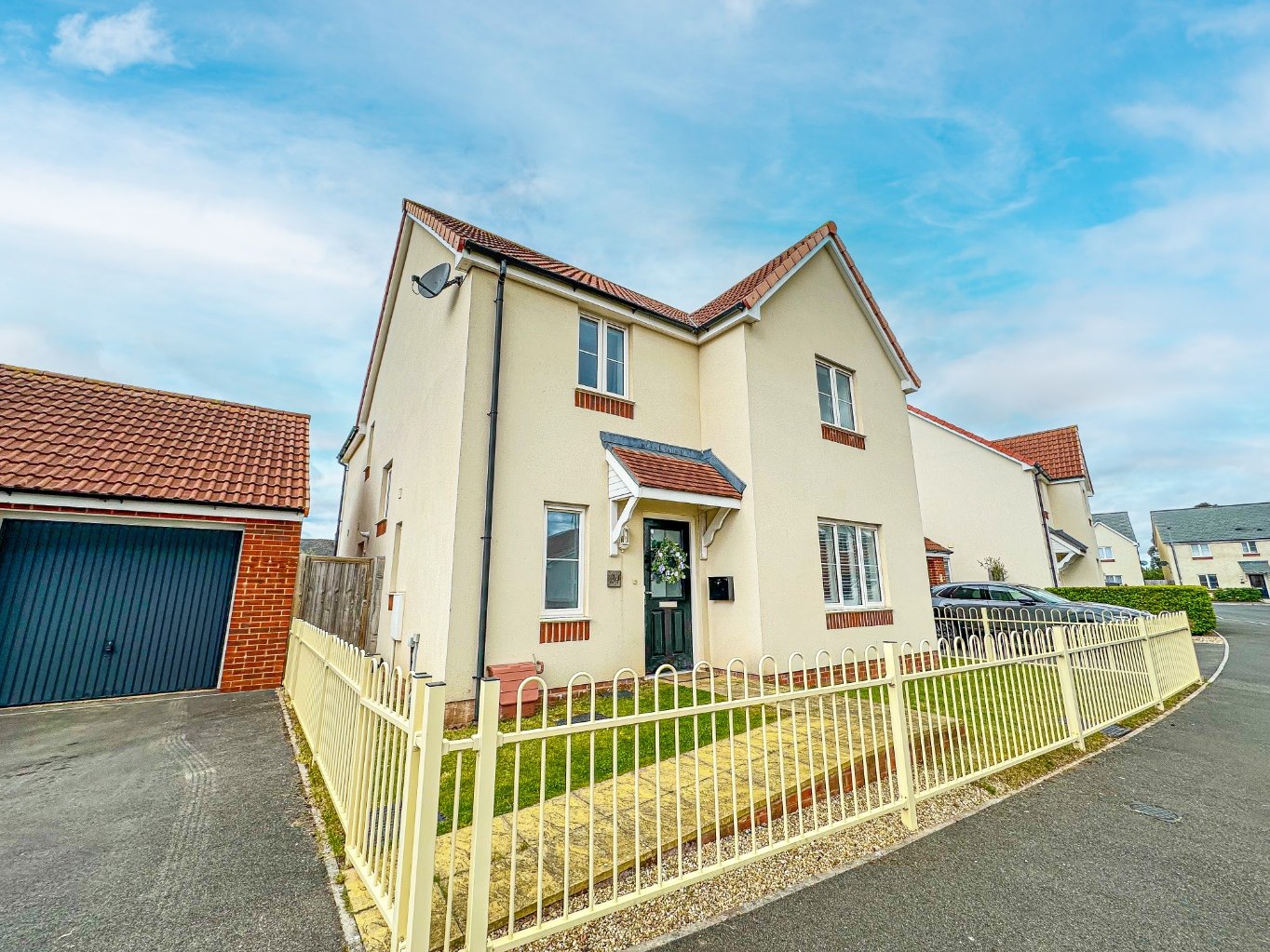 4 bedroom Detached house For Sale