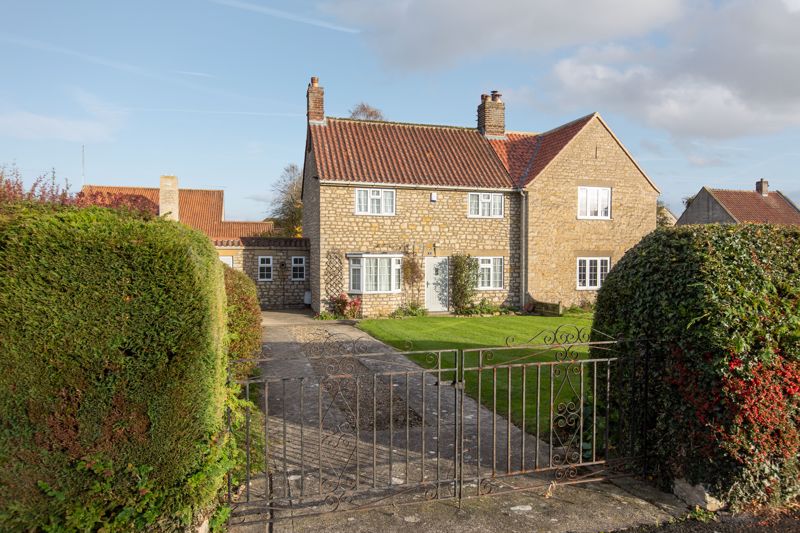 3 bedroom Cottage Under Offer