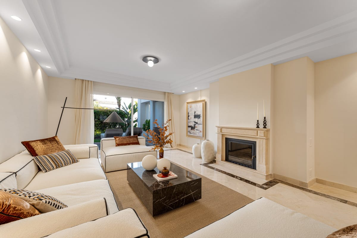 3 bedroom Apartment For Sale