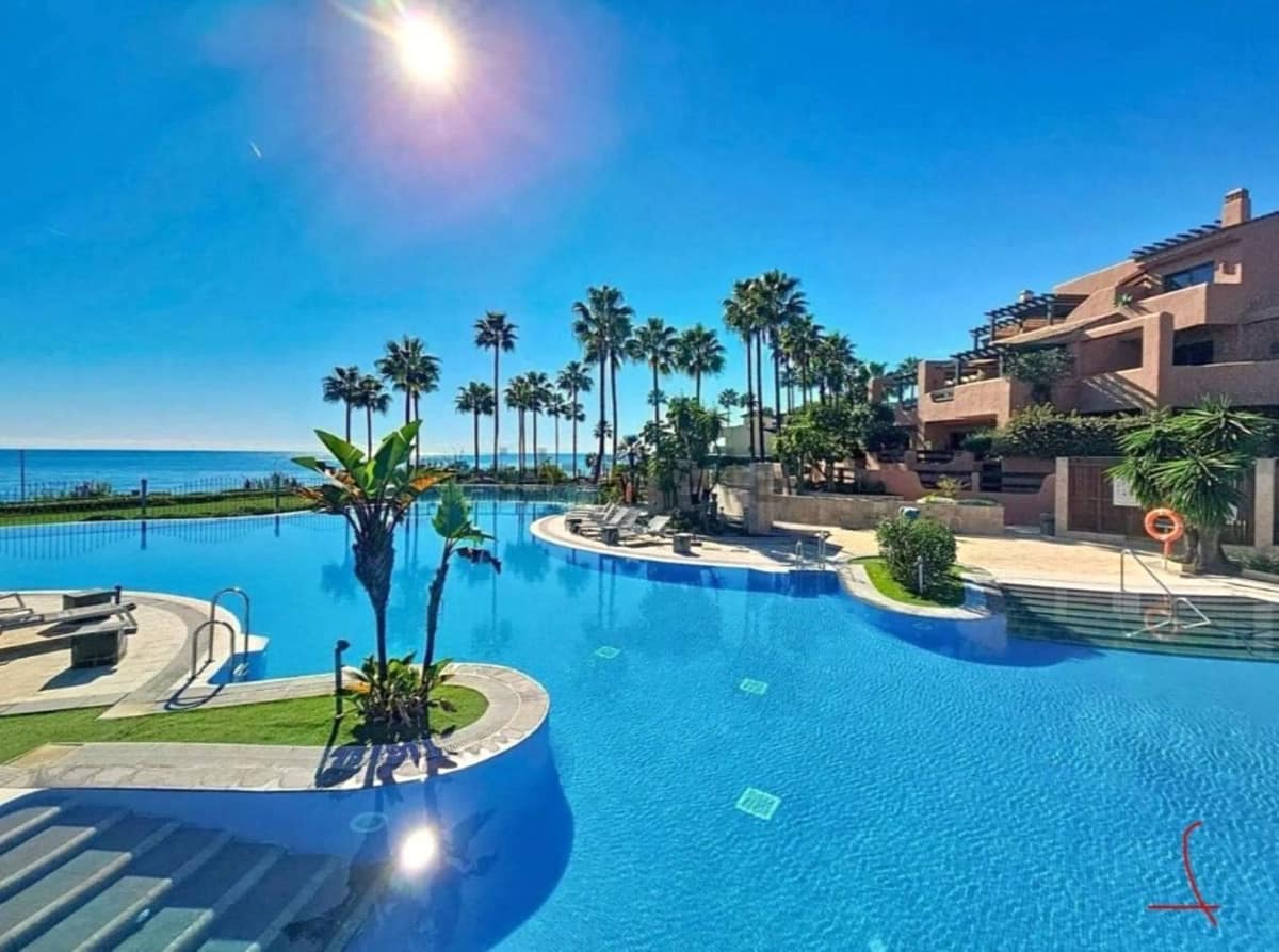 3 bedroom Apartment For Sale