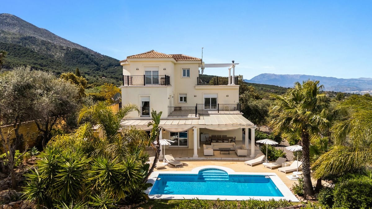 4 bedroom Villa For Sale