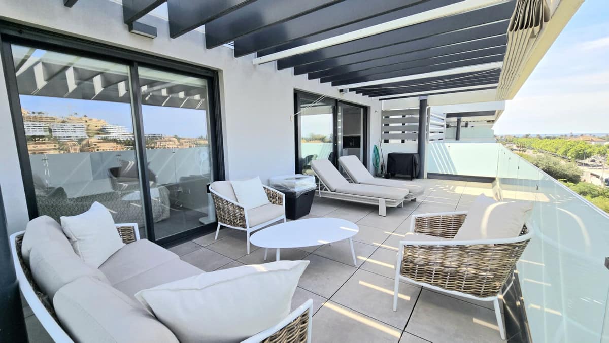 4 bedroom Apartment For Sale