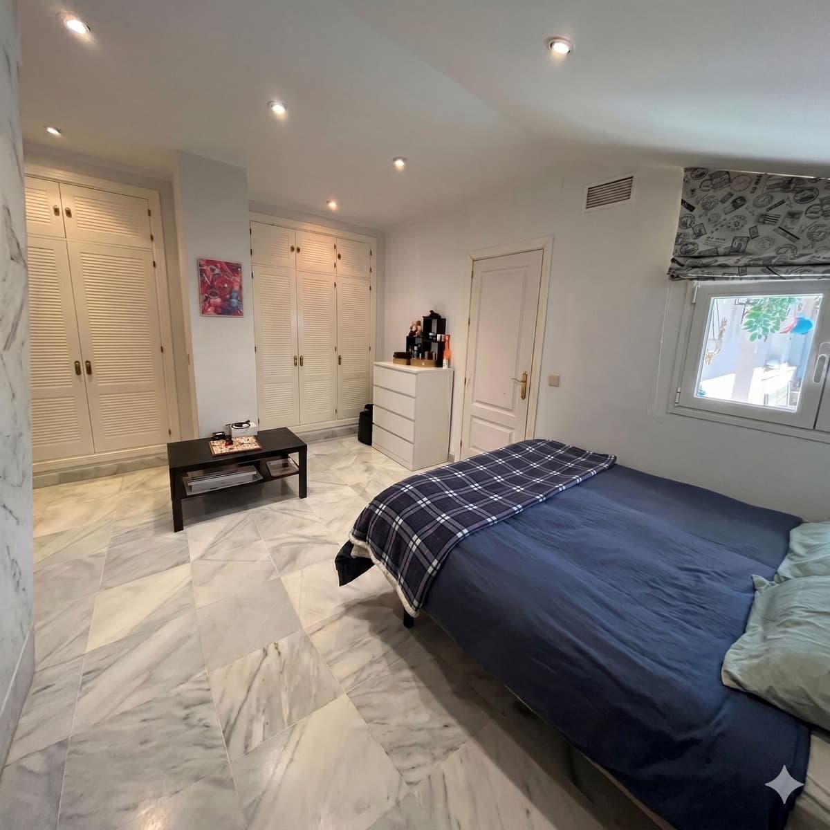 4 bedroom Apartment For Sale