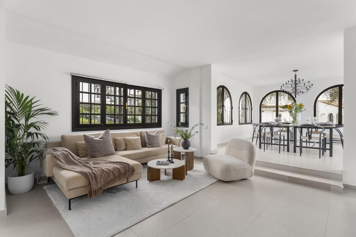3 bedroom Apartment For Sale