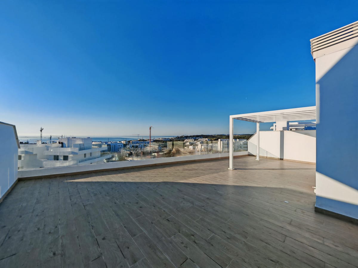 4 bedroom Apartment For Sale