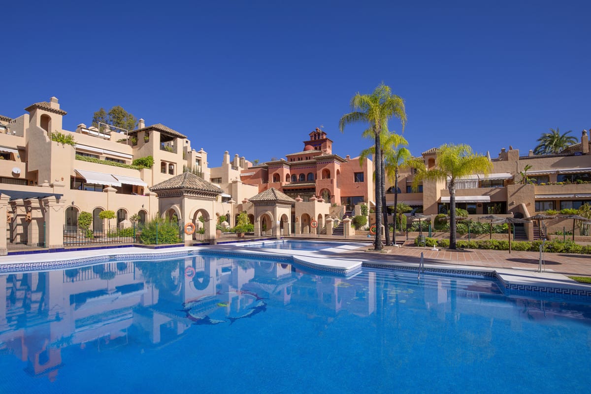 3 bedroom Apartment For Sale