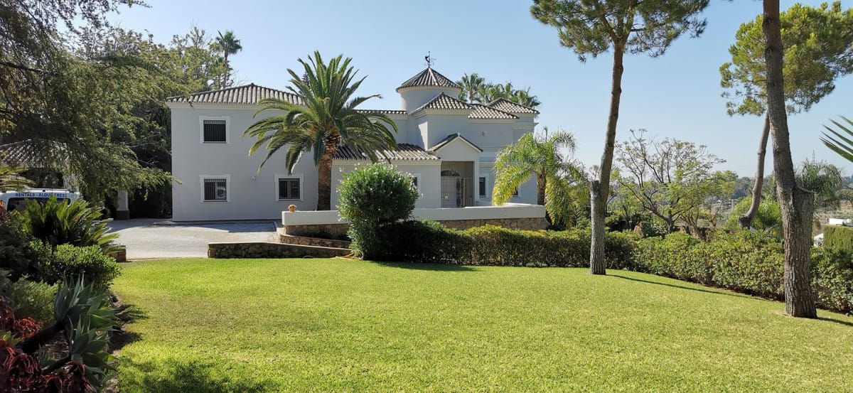 5 bedroom Villa For Sale