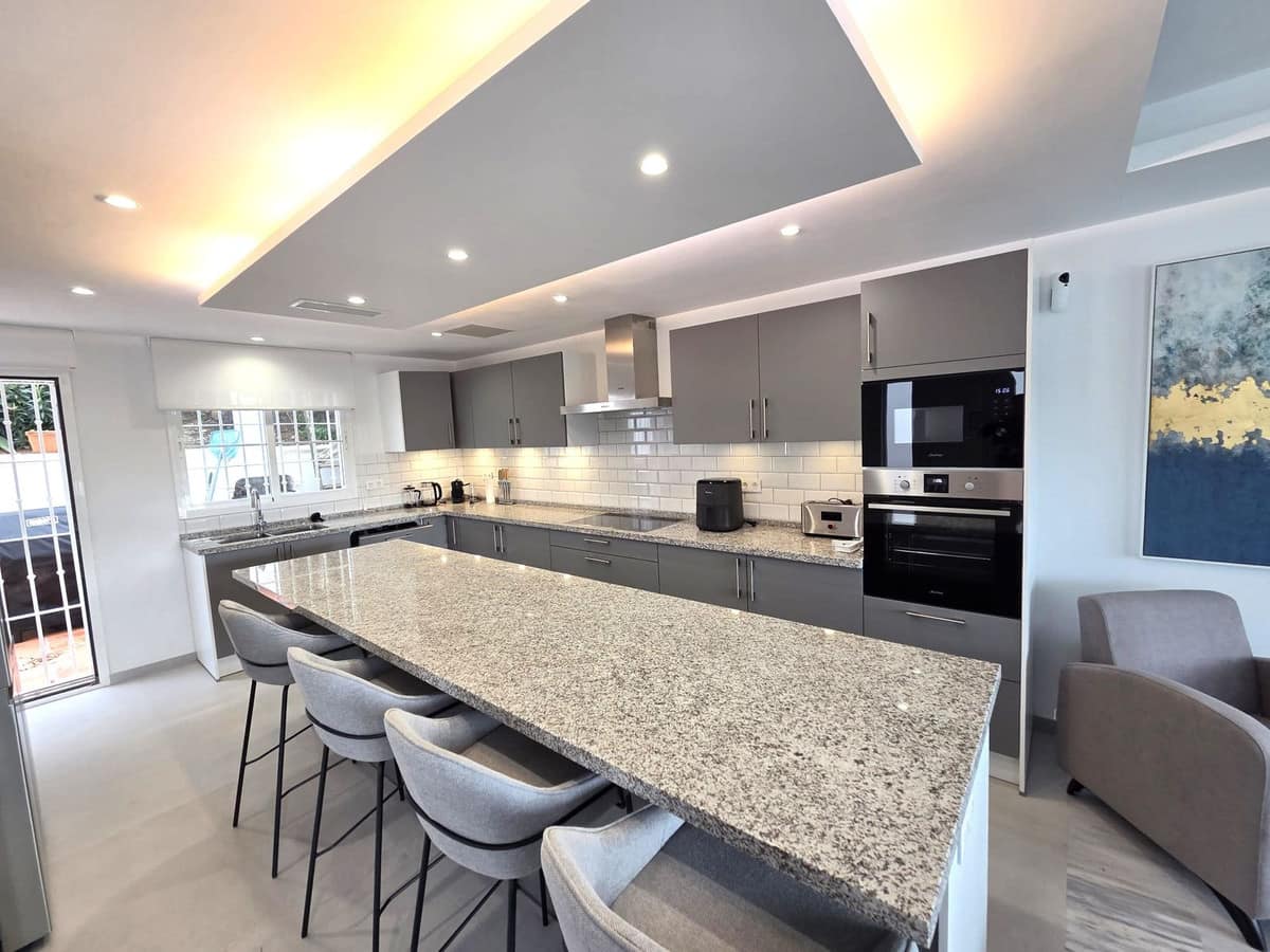 4 bedroom Villa For Sale