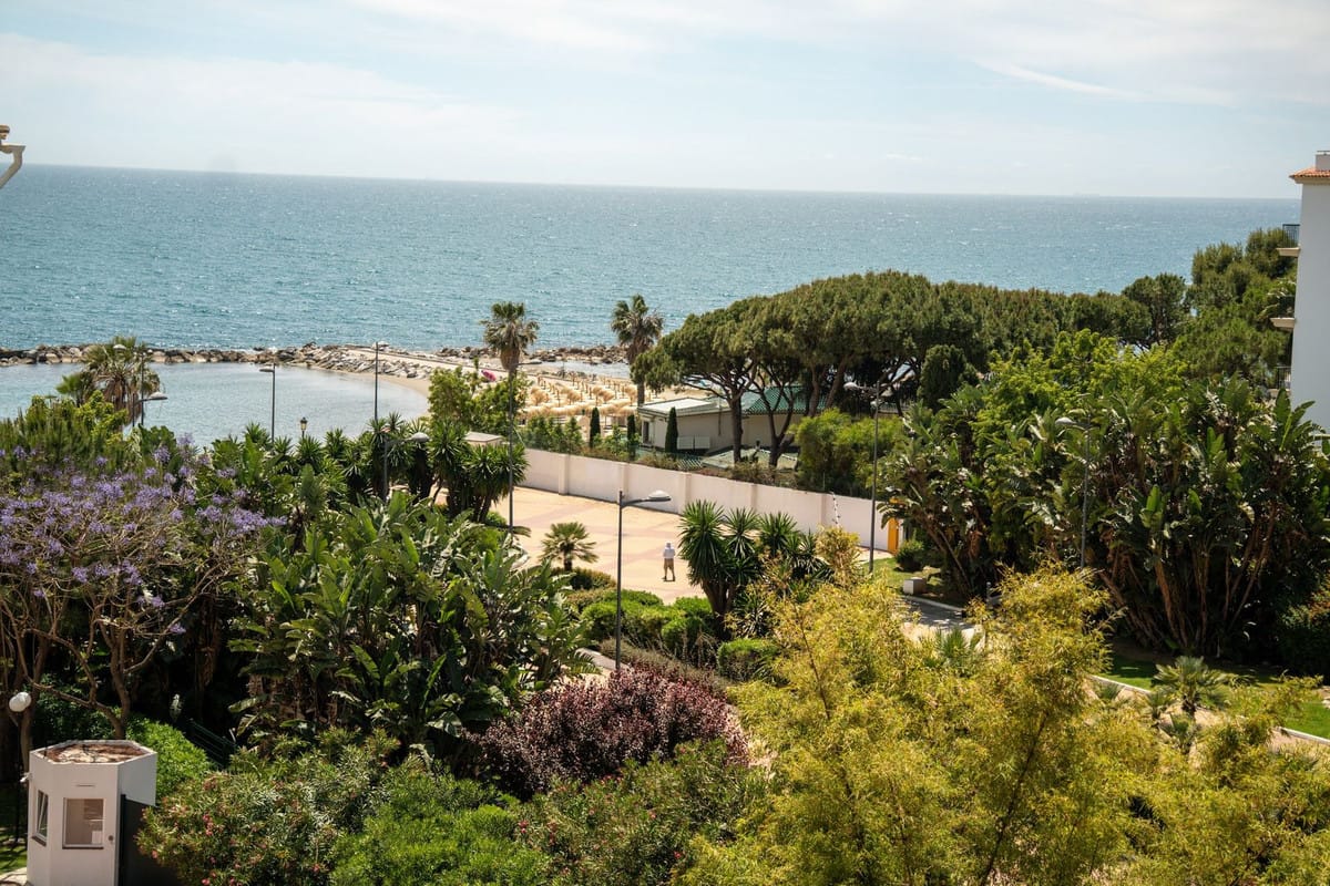 4 bedroom Apartment For Sale