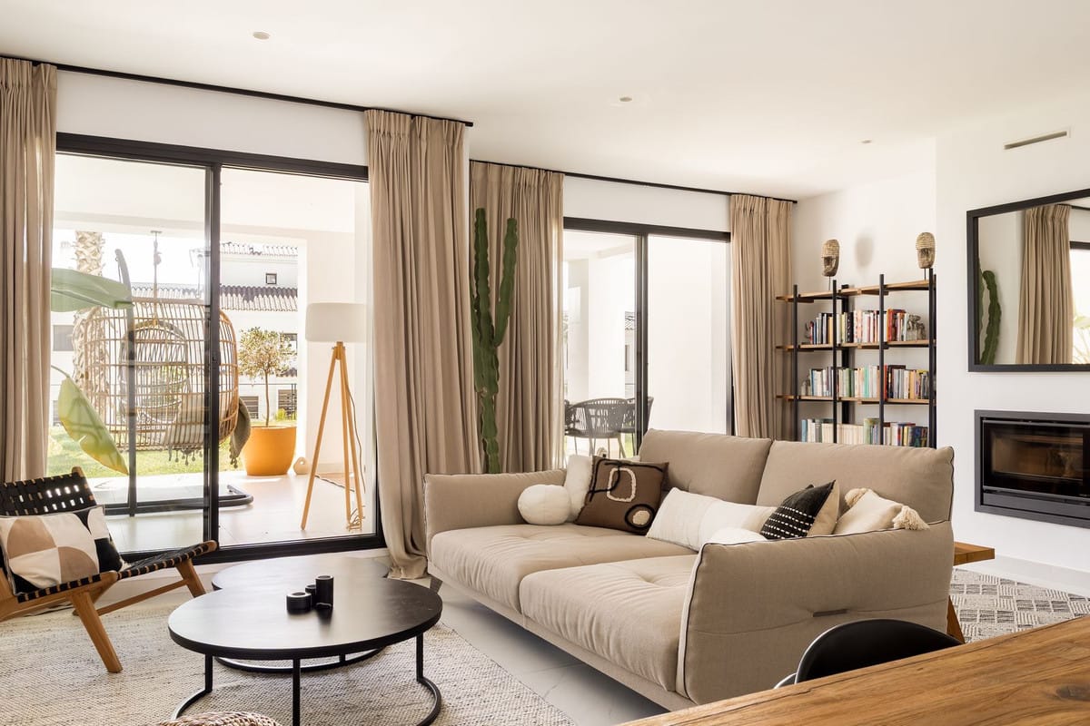 3 bedroom Apartment For Sale