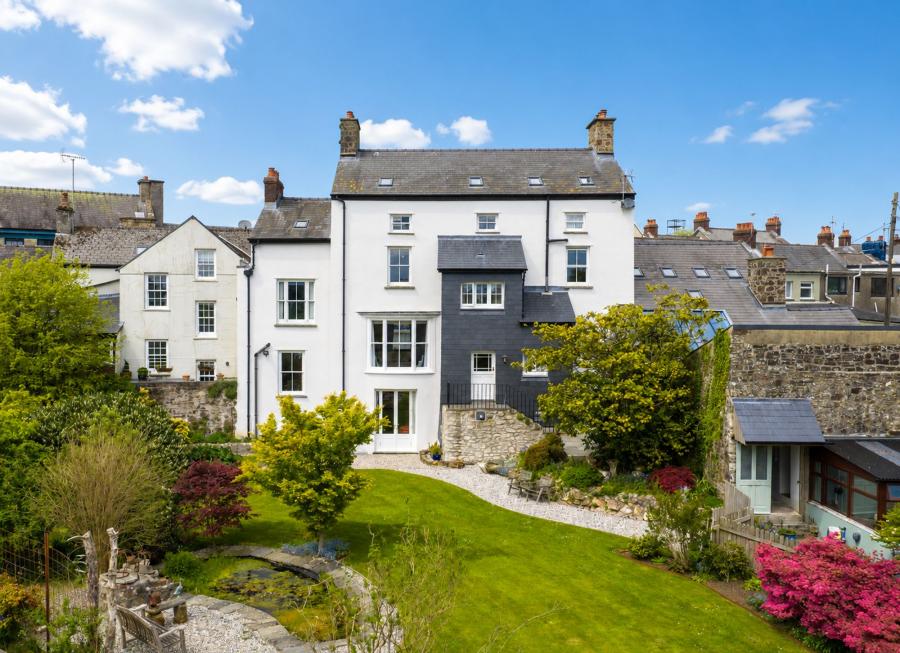 7 bedroom Detached house For Sale