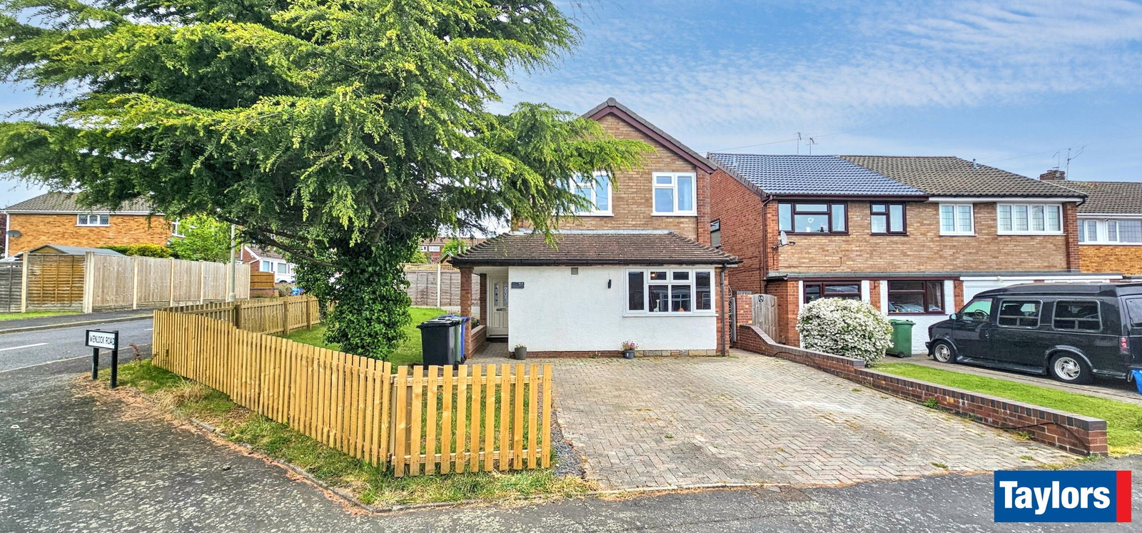 3 bedroom Detached house For Sale