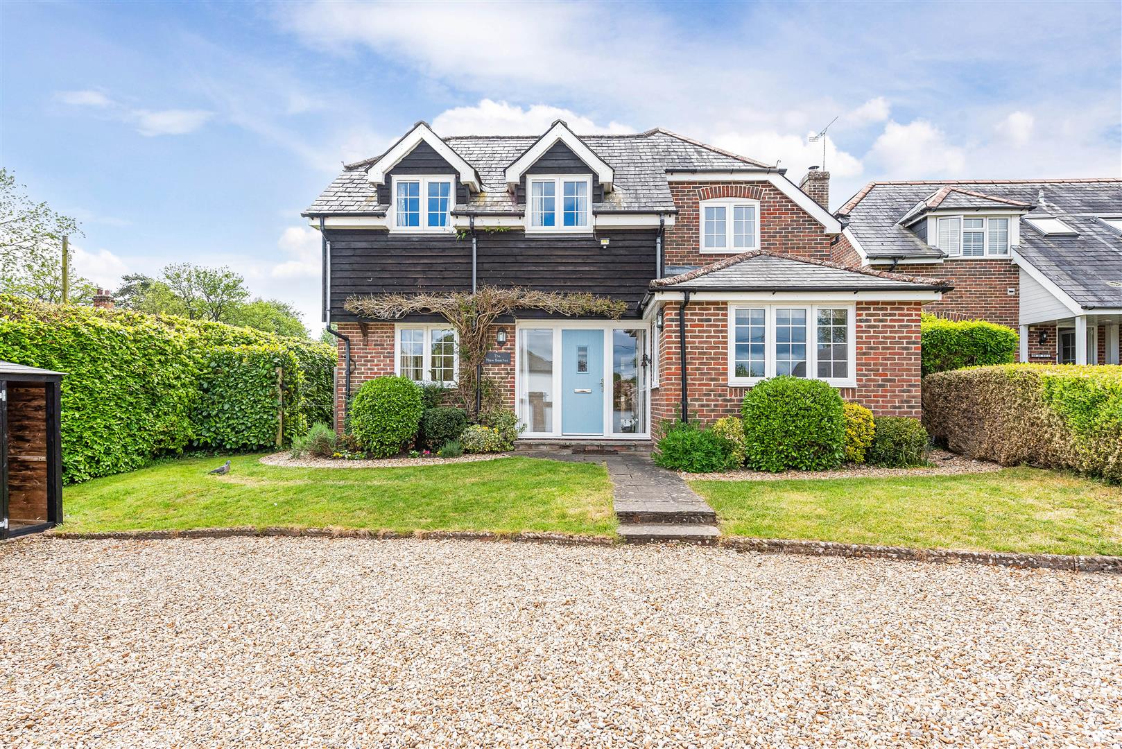 5 bedroom Detached house Under Offer