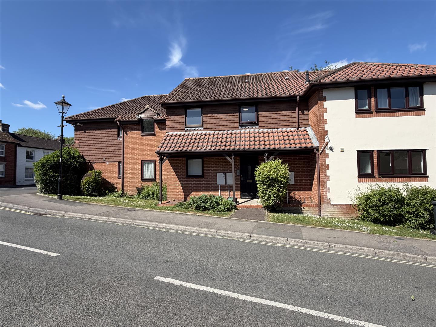 1 bedroom Flat To Let