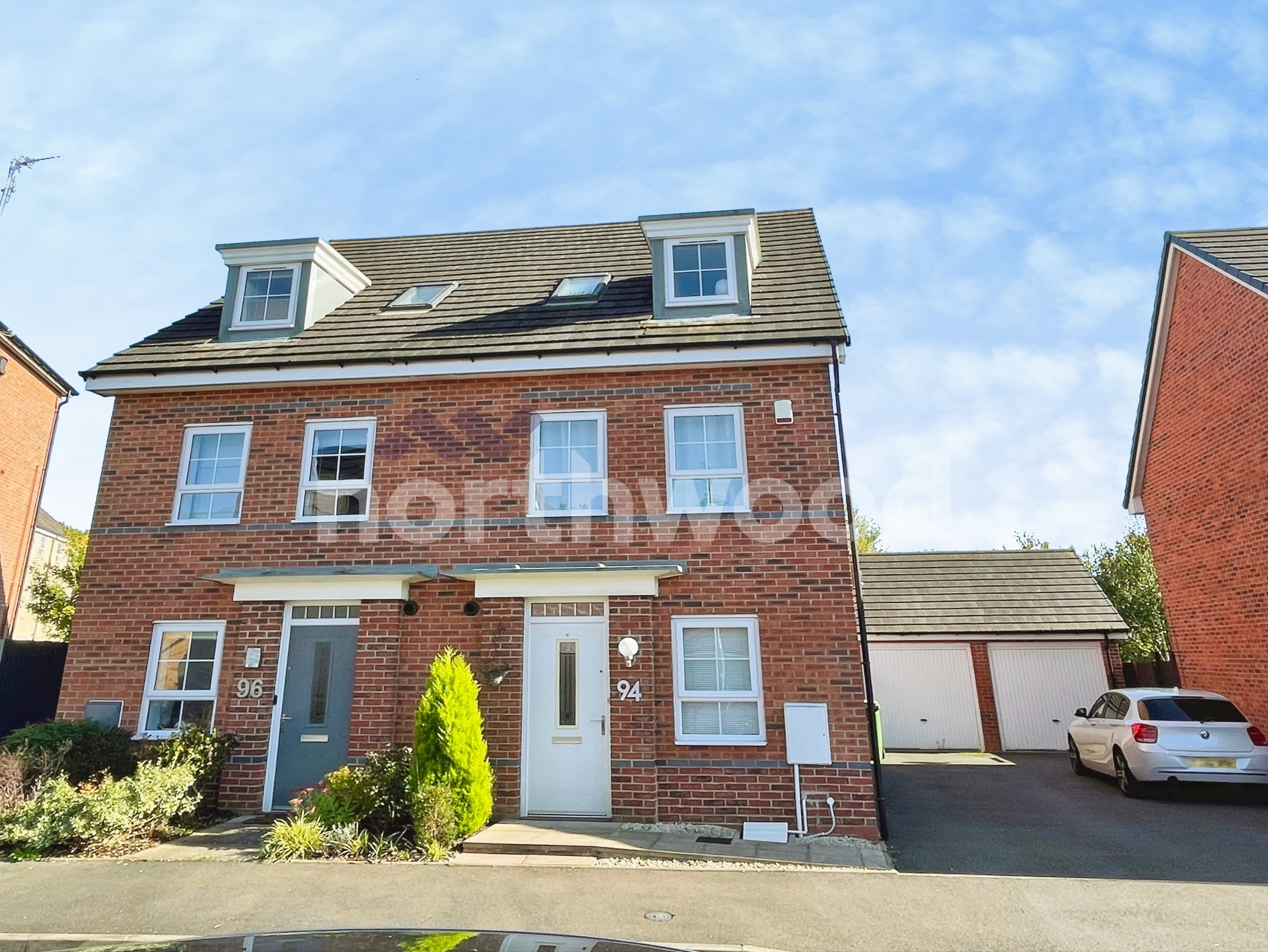 3 bedroom Semi-detached house To Let