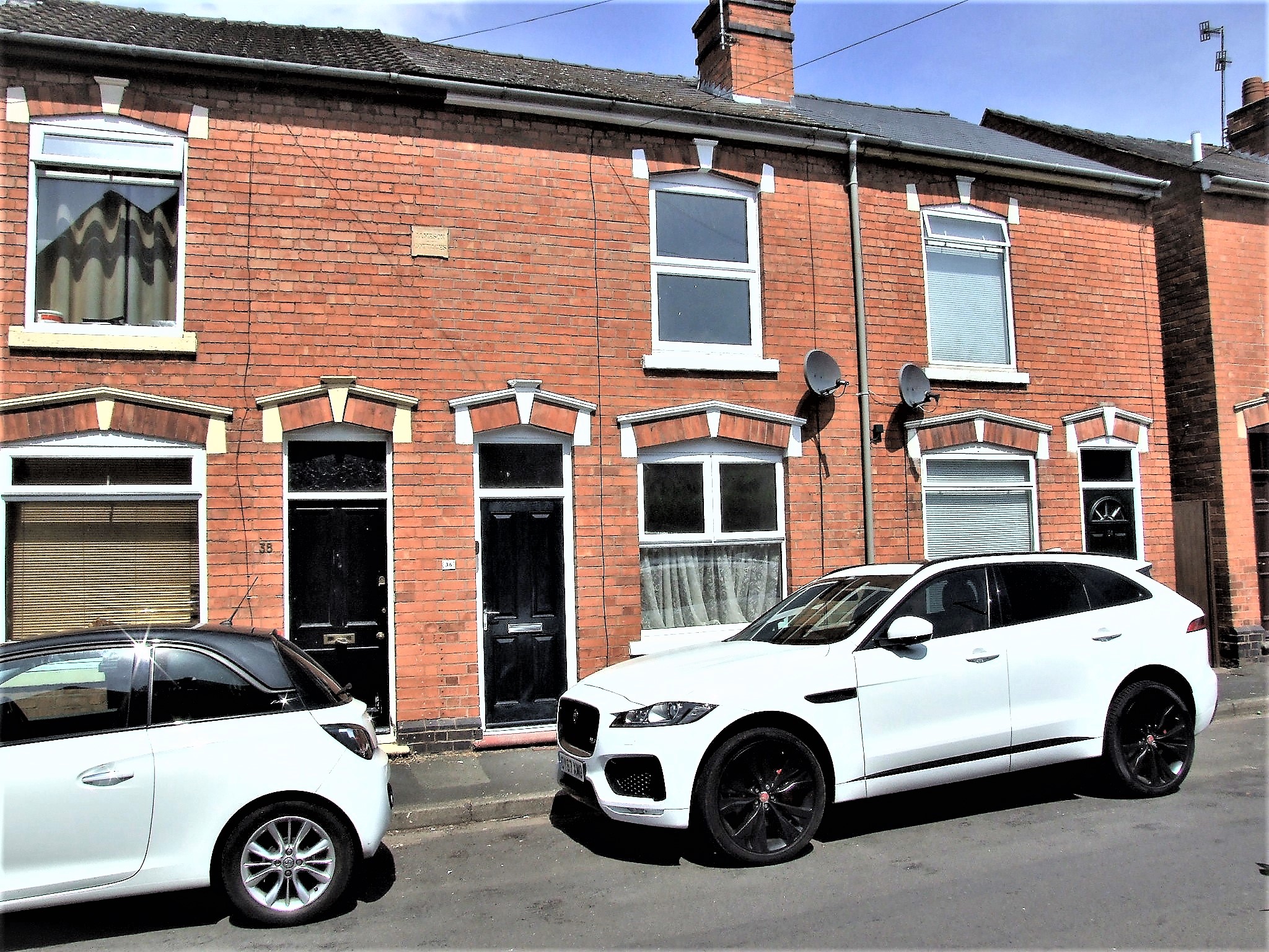 2 bedroom Terraced House To Let