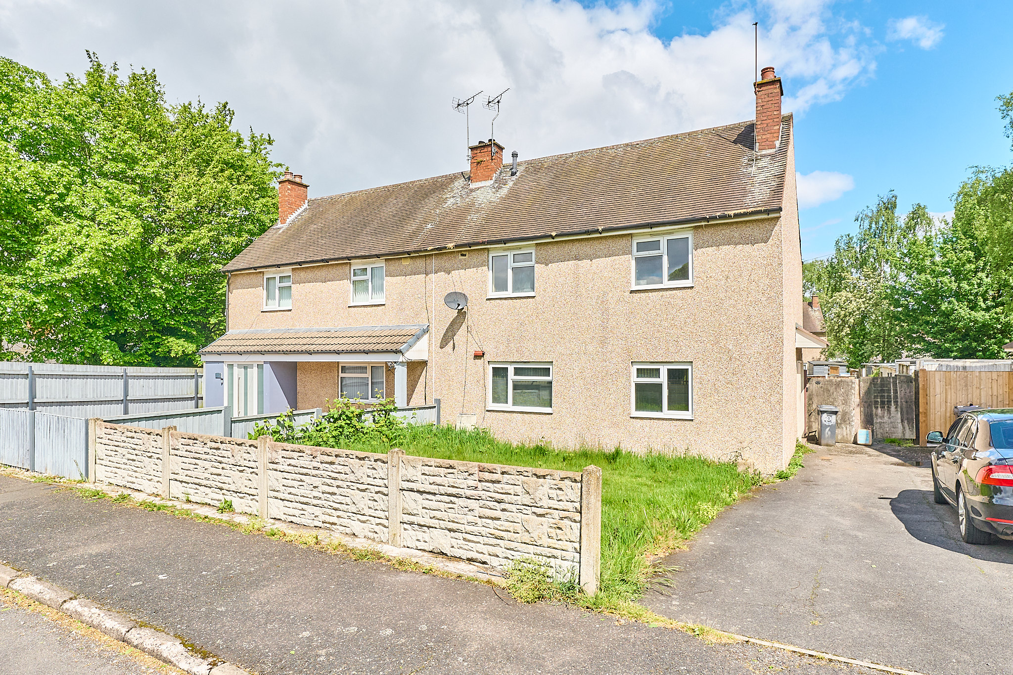 3 bedroom Semi-detached house Sold