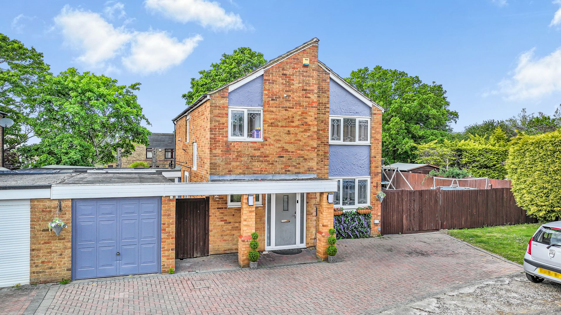 4 bedroom Detached house Under Offer
