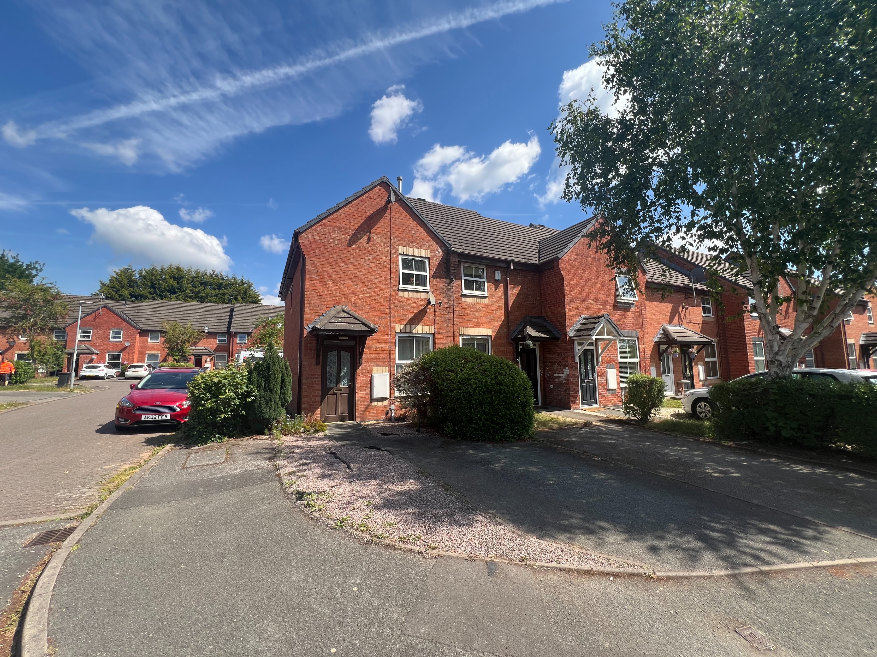 2 bedroom Semi-detached house To Let