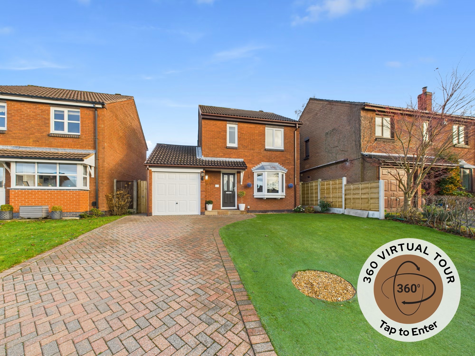 3 bedroom Detached house For Sale