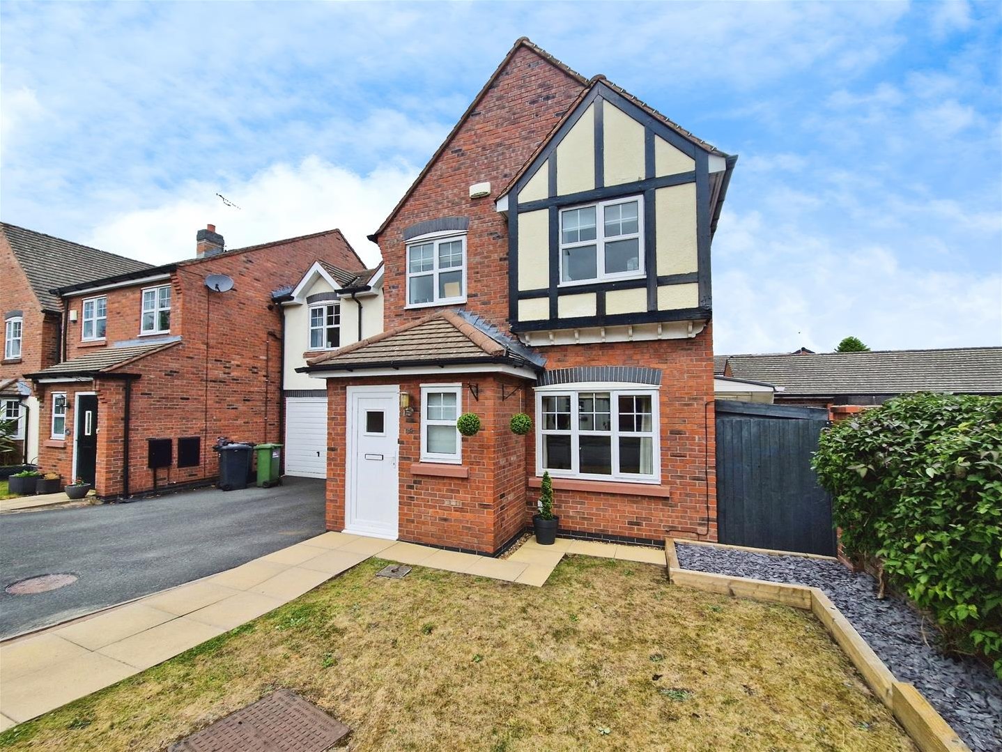 4 bedroom House (unspecified) Under Offer