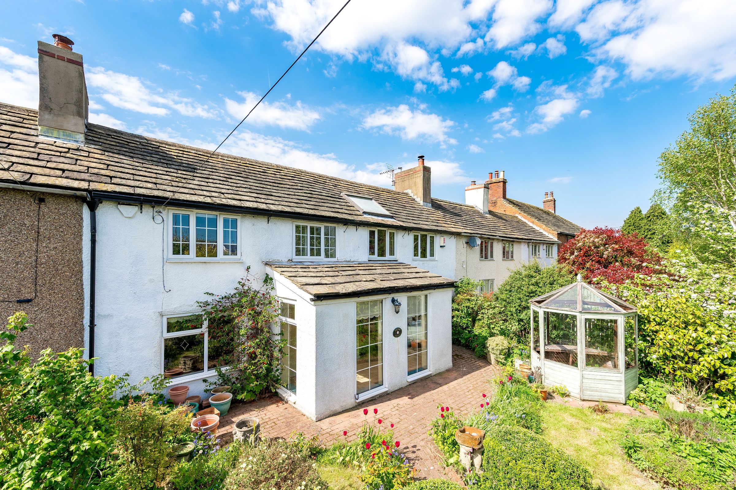 2 bedroom Cottage For Sale