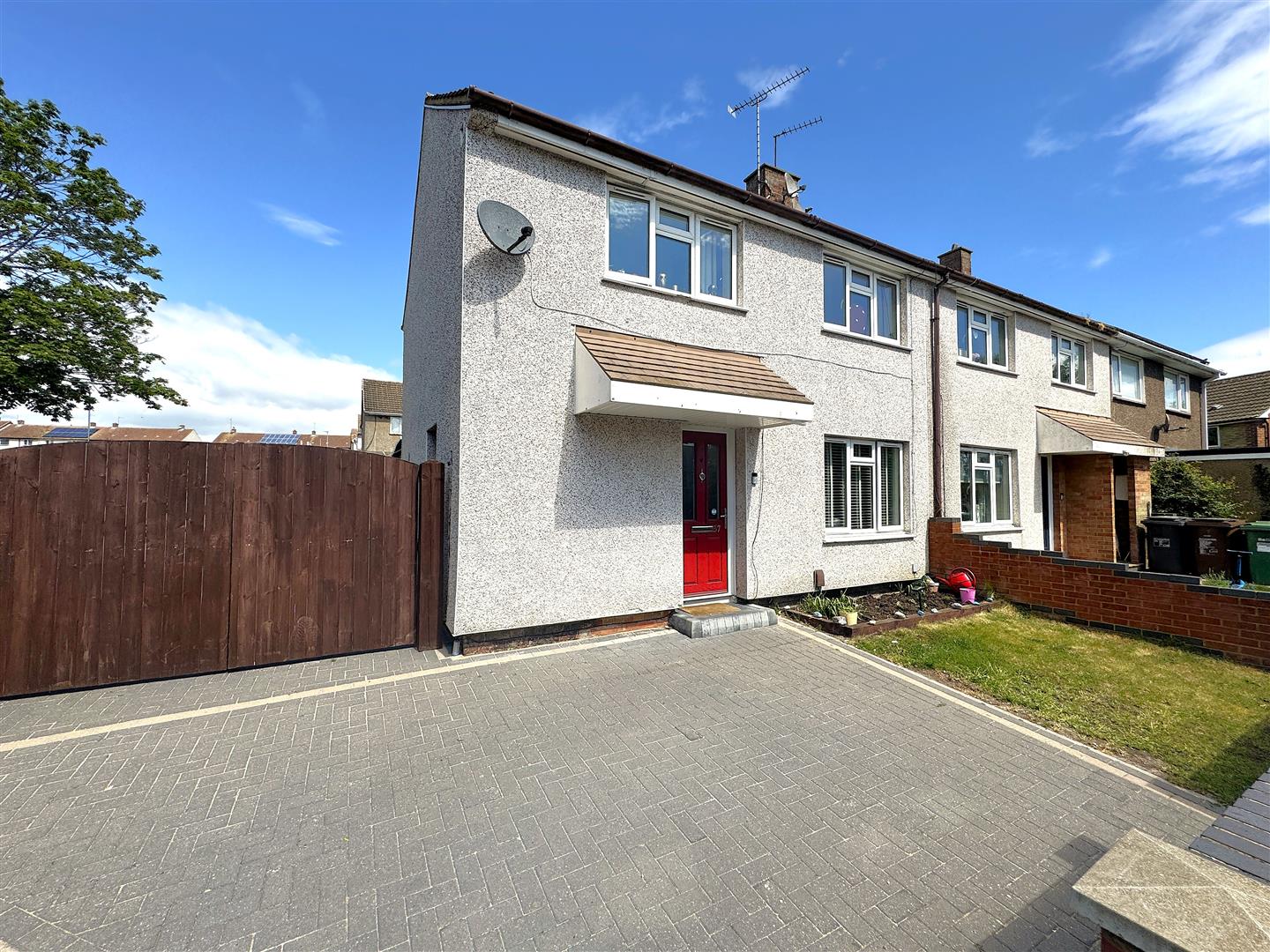 2 bedroom End of terrace house Under Offer