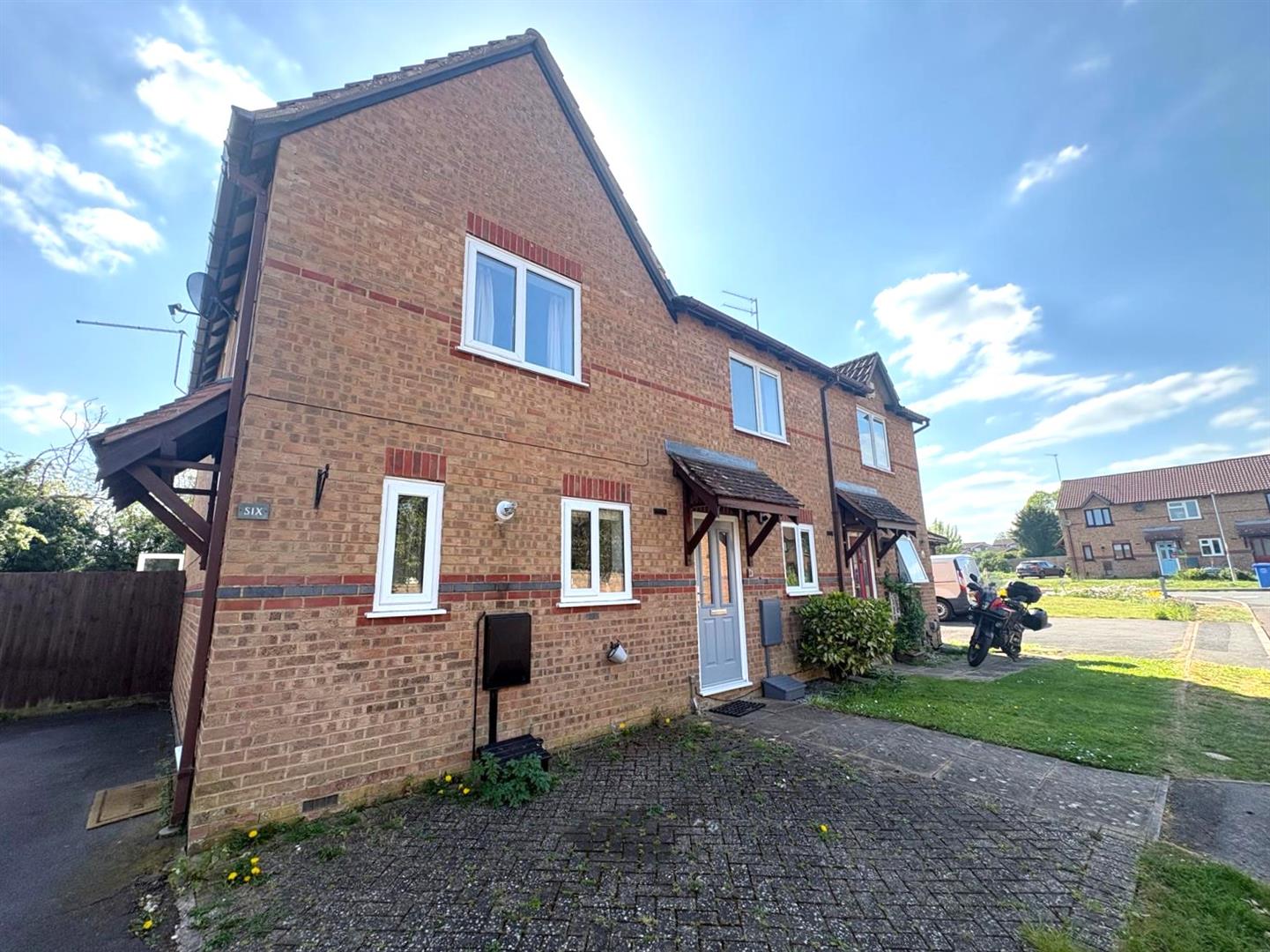 2 bedroom Terraced House To Let
