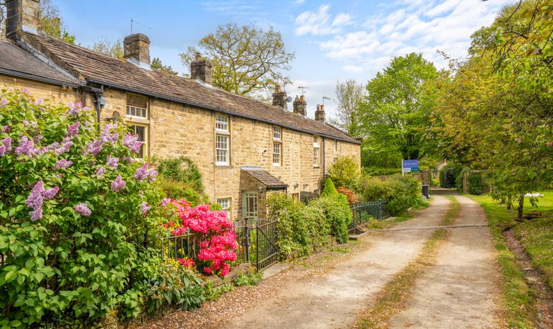3 bedroom Cottage For Sale