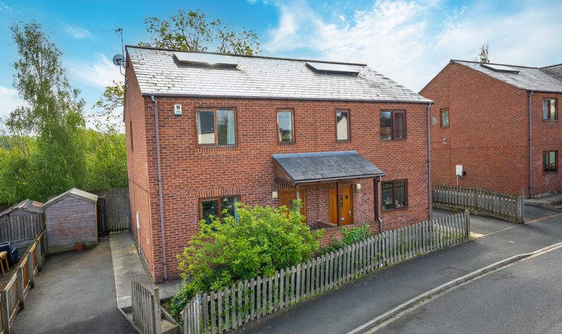 2 bedroom Semi-detached house For Sale