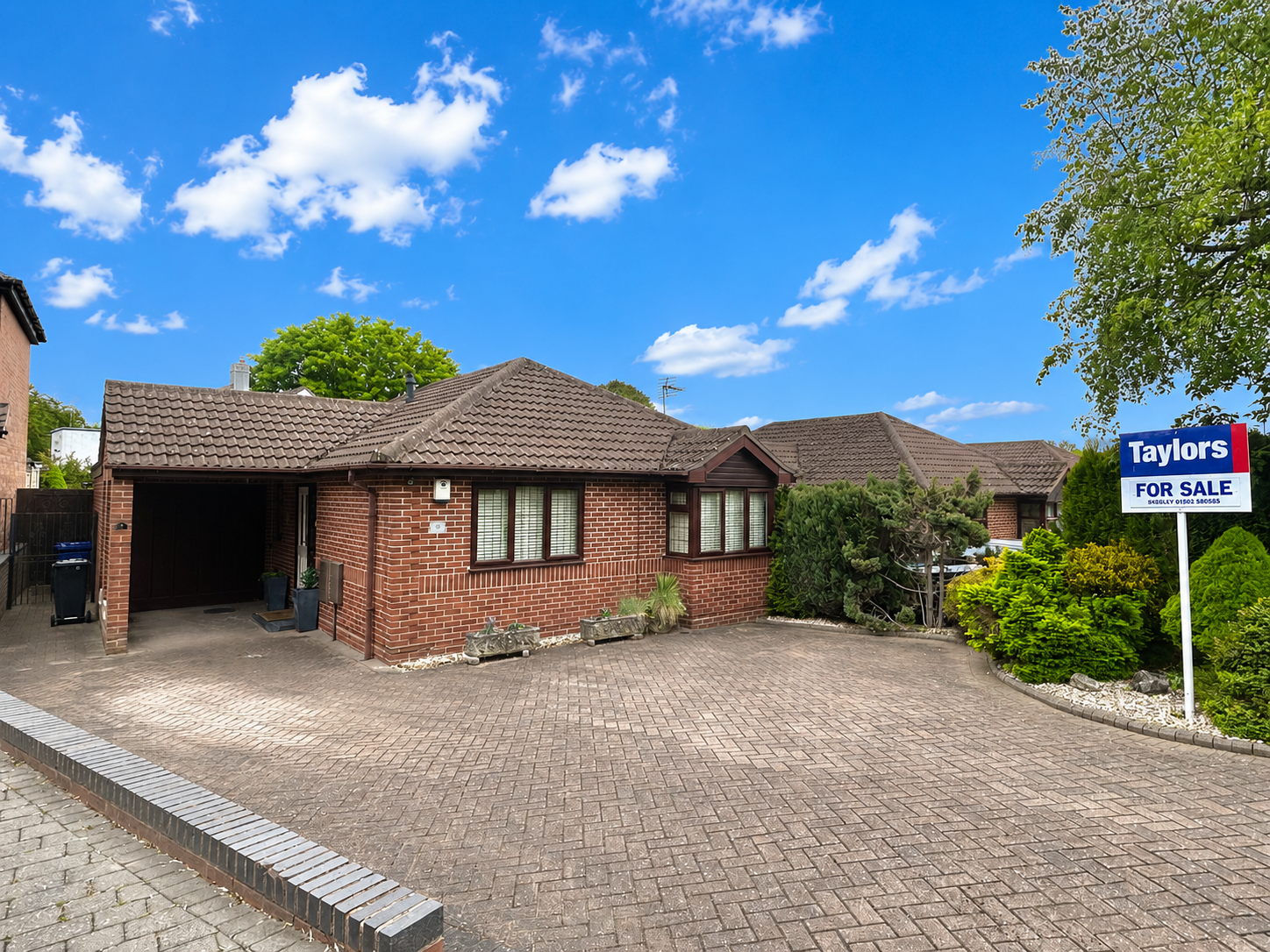 2 bedroom Detached bungalow Under Offer