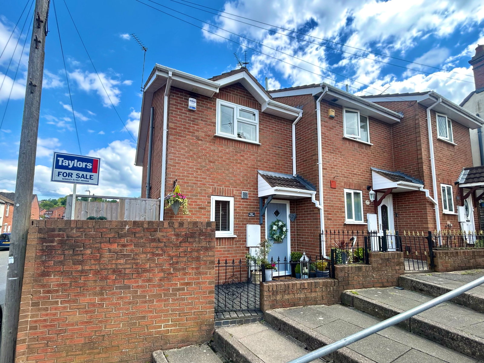 2 bedroom Terraced House Under Offer