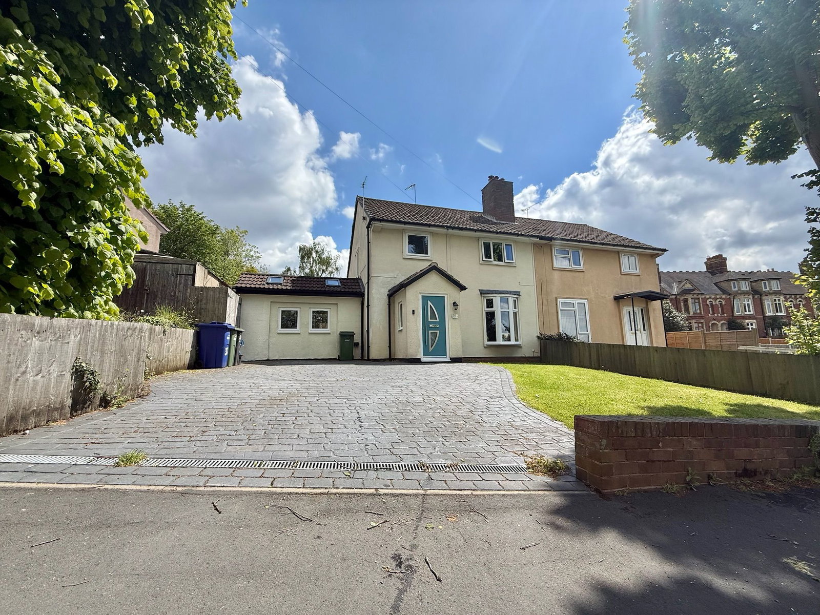 5 bedroom Semi-detached house For Sale