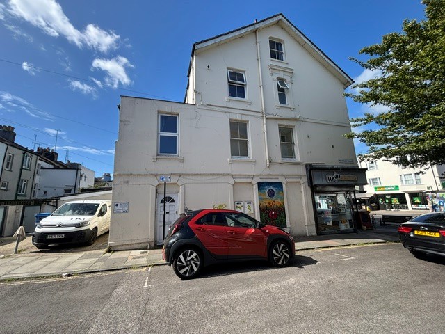 2 bedroom Flat Let