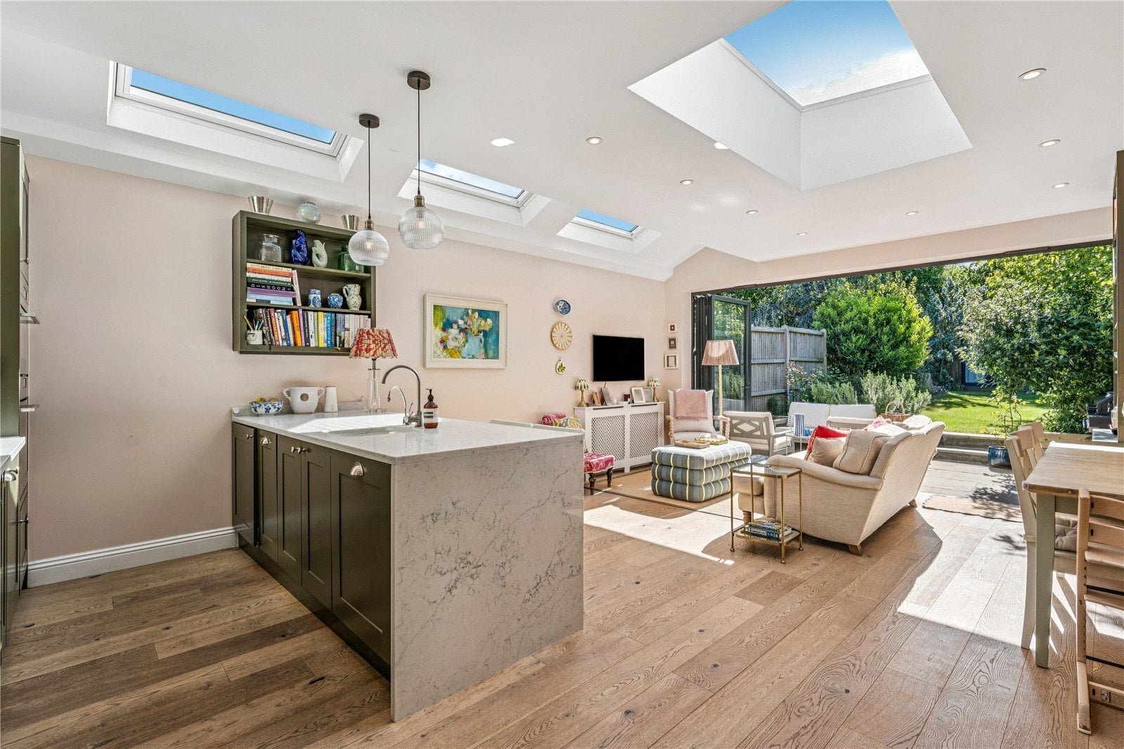 3 bedroom Flat Under Offer
