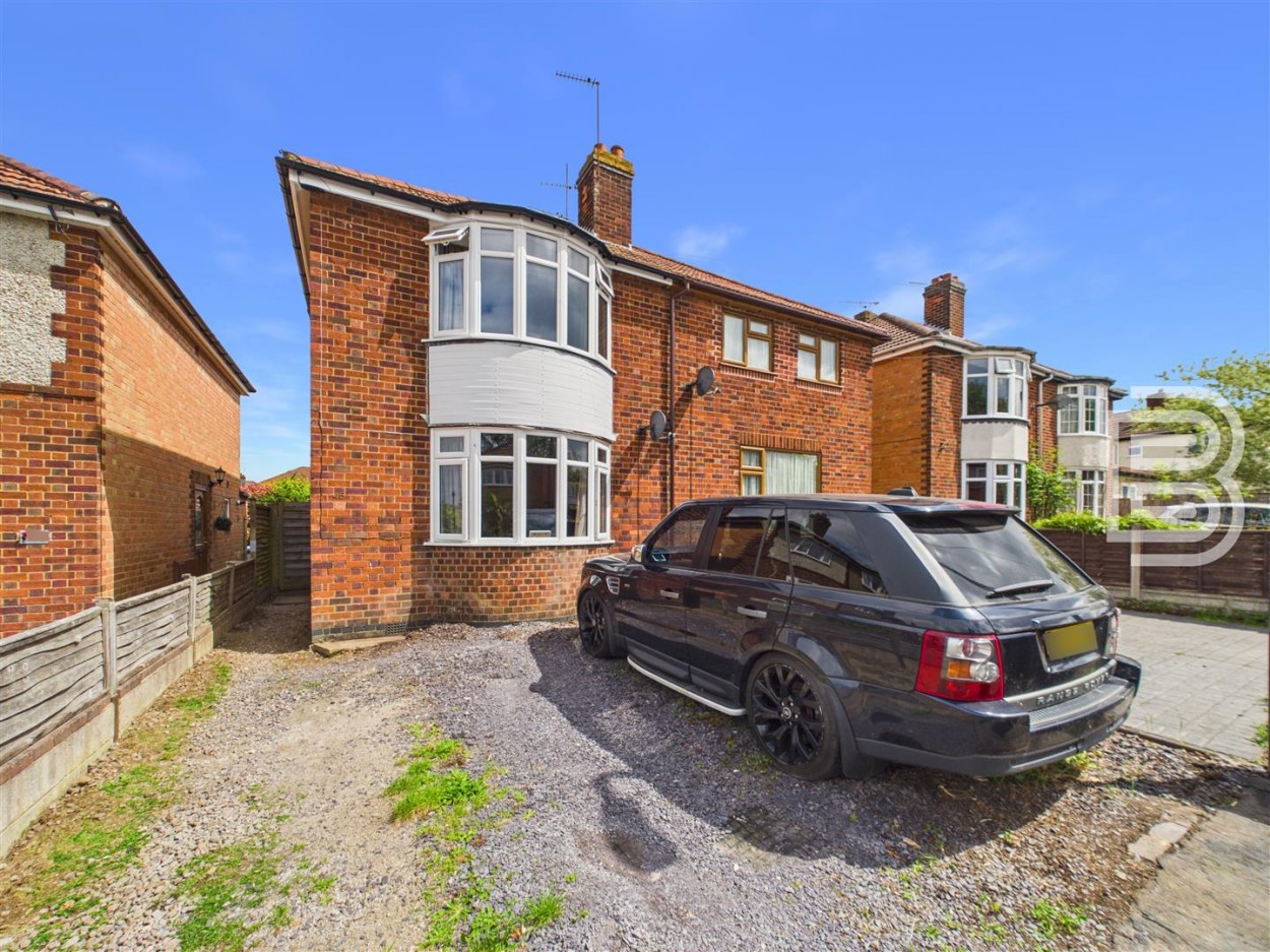 2 bedroom Detached house For Sale