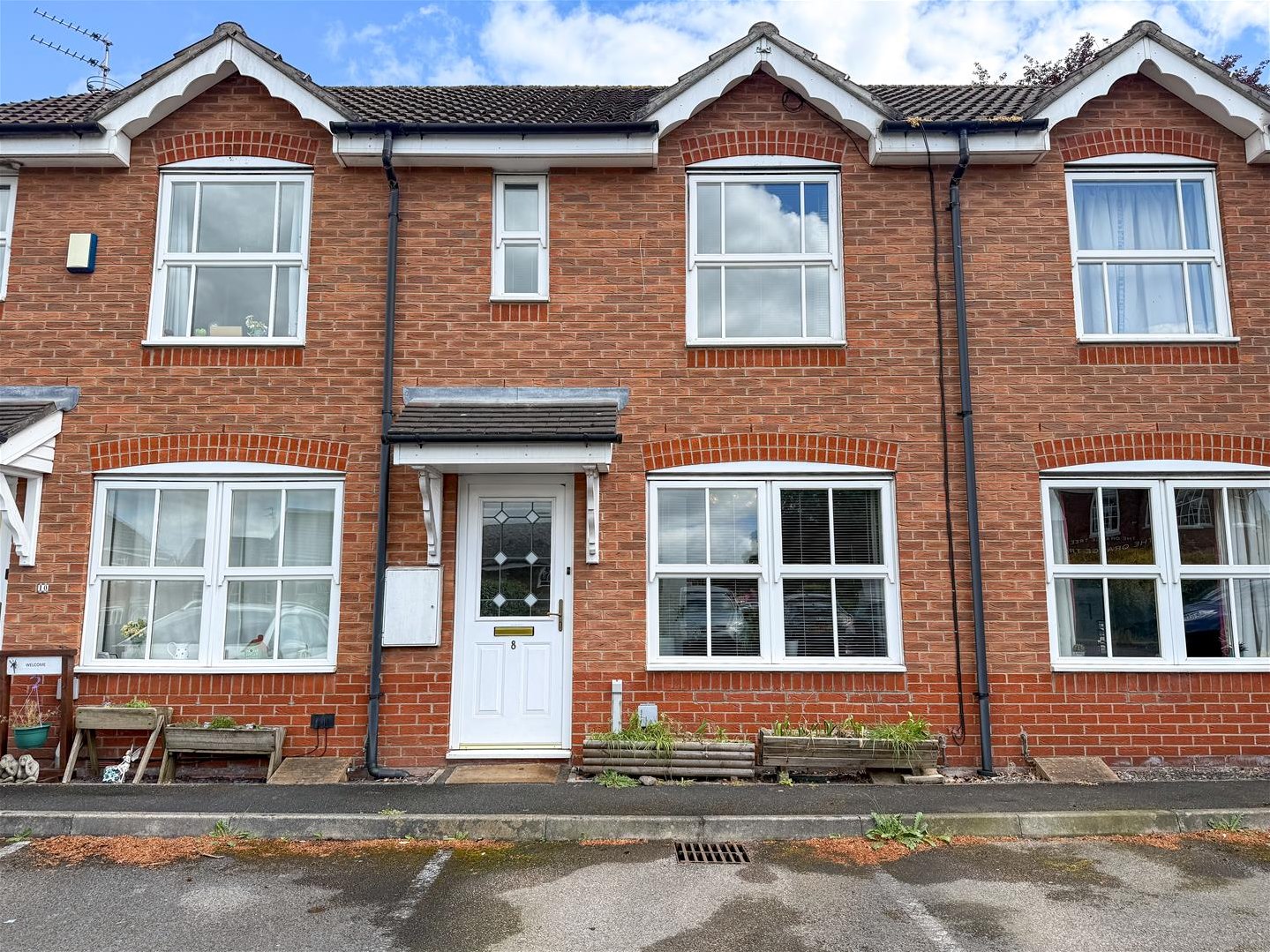 2 bedroom House (unspecified) Under Offer