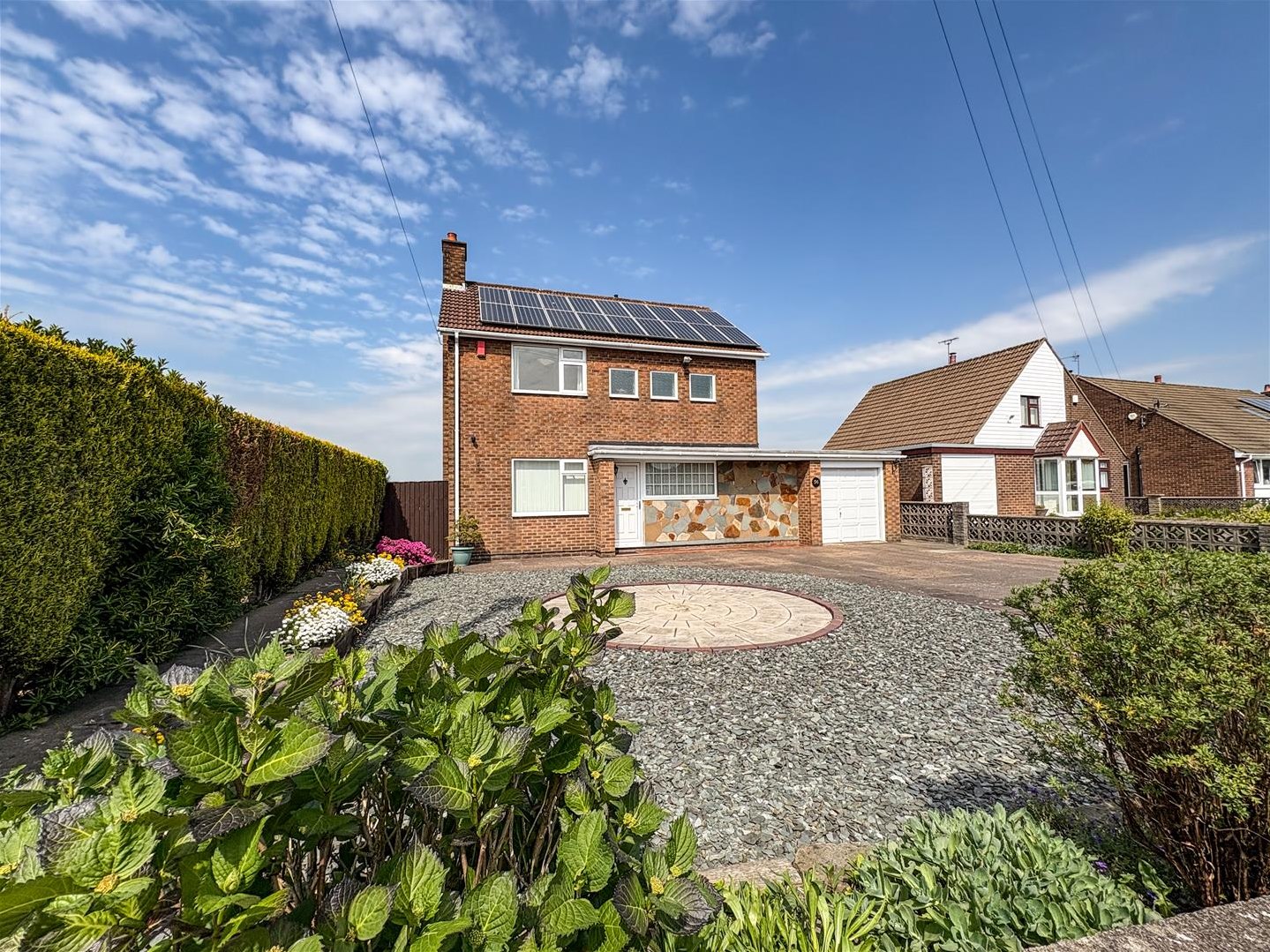 3 bedroom Link detached house Under Offer