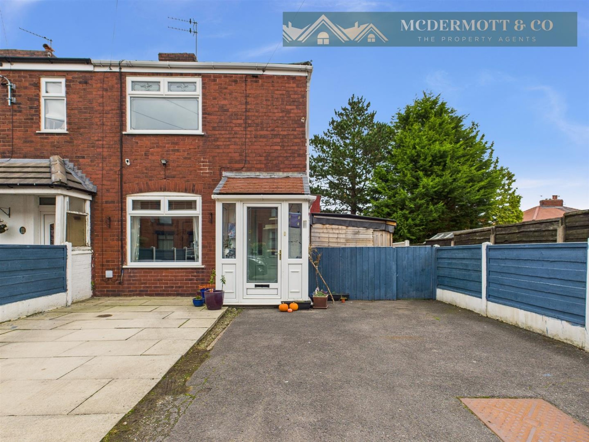 2 bedroom End of terrace house Under Offer