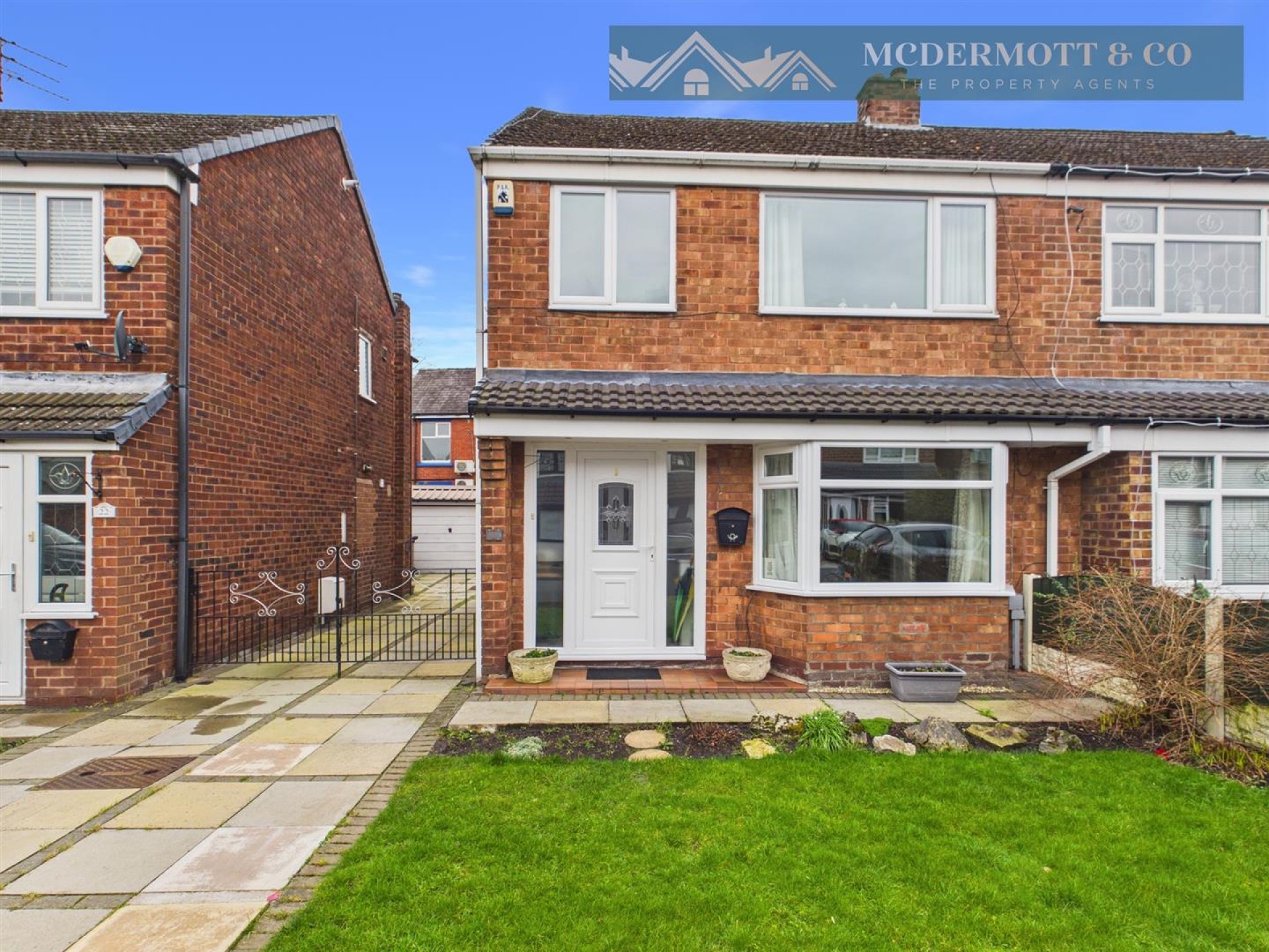 3 bedroom Semi-detached house For Sale