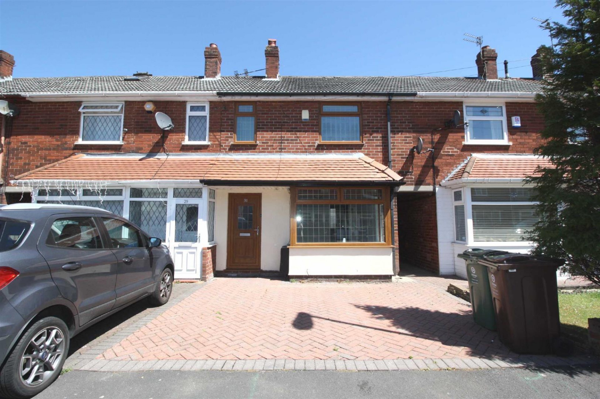 3 bedroom Semi-detached house Let