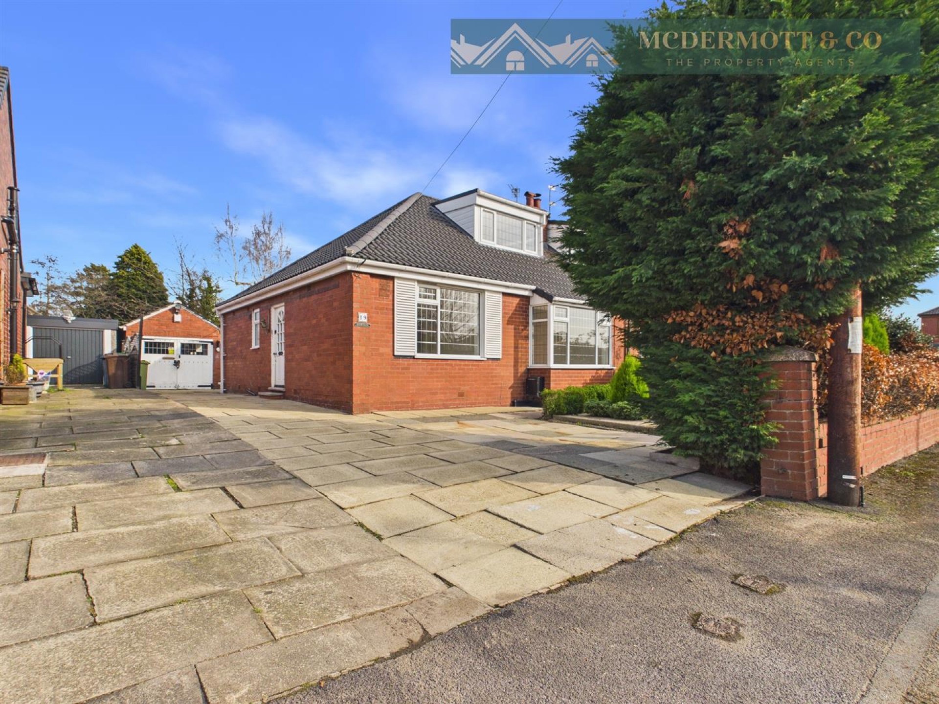 3 bedroom Detached bungalow For Sale