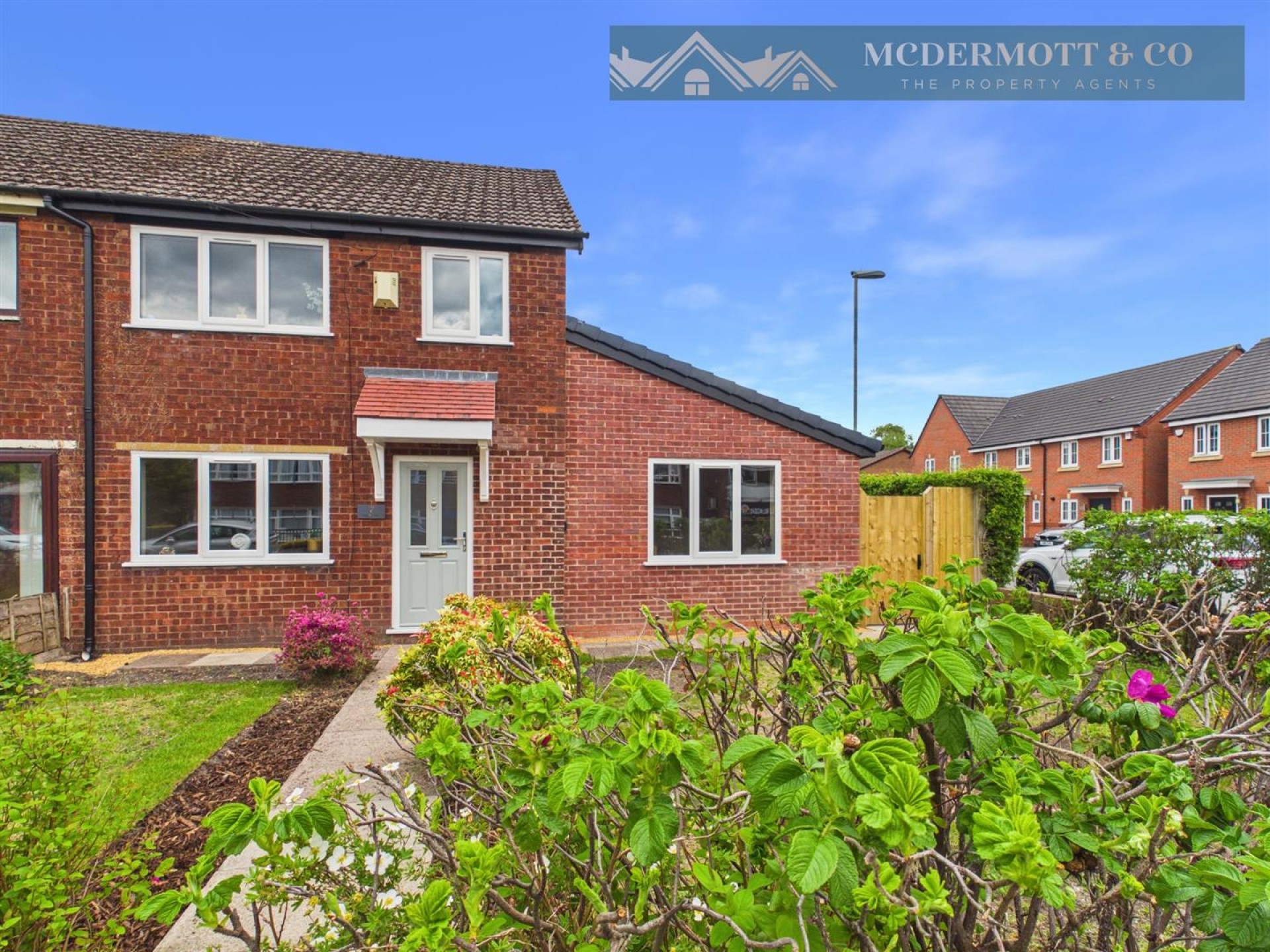 4 bedroom Semi-detached house For Sale
